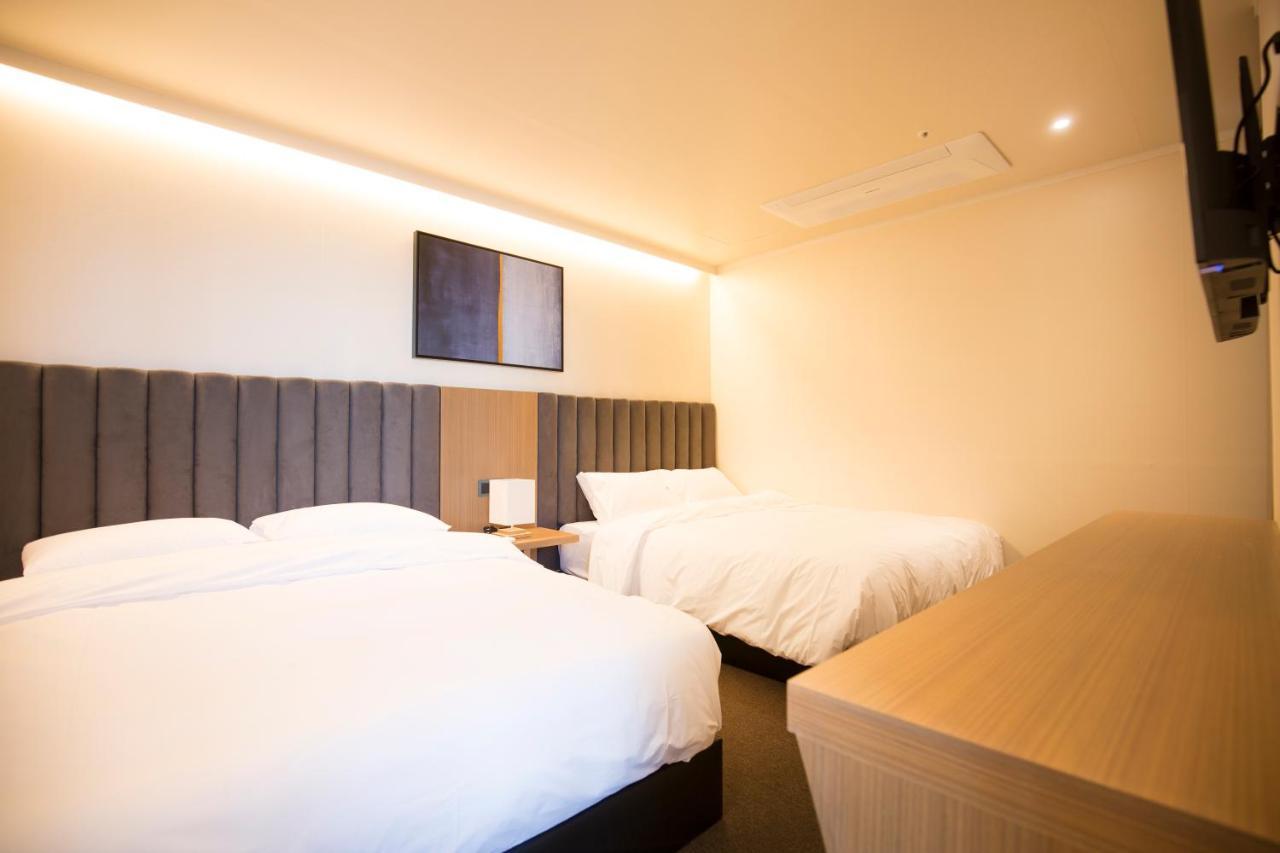 Uh Suite The Haeundae Busan Exterior foto